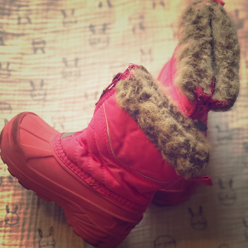Girls pink winter waterproof canvas boots EUC